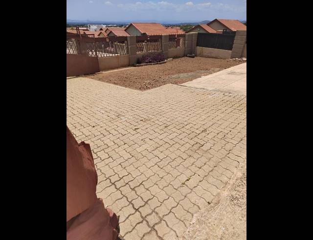 3 BEDROOM HOUSE FOR SALE IN TLHABANE WEST